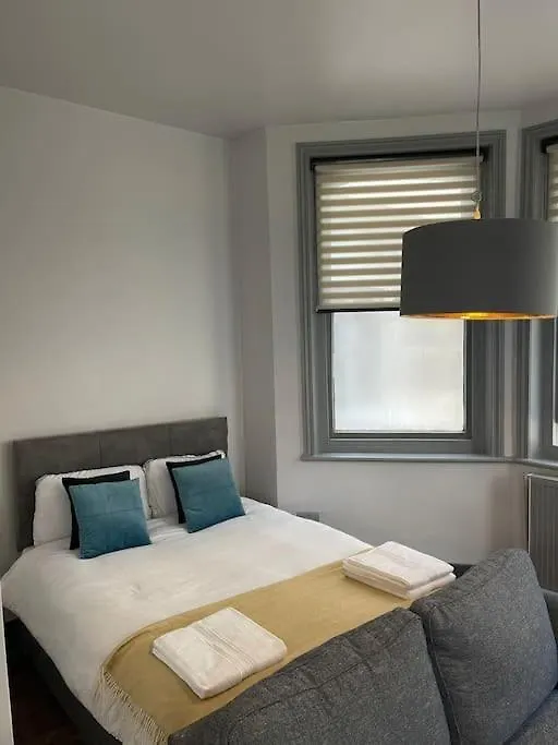 1 Large Comfy Garden Studio - Prime Location Hove 0*,  Velká Británie