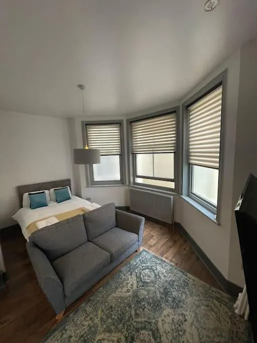1 Large Comfy Garden Studio - Prime Location Hove 0*,
