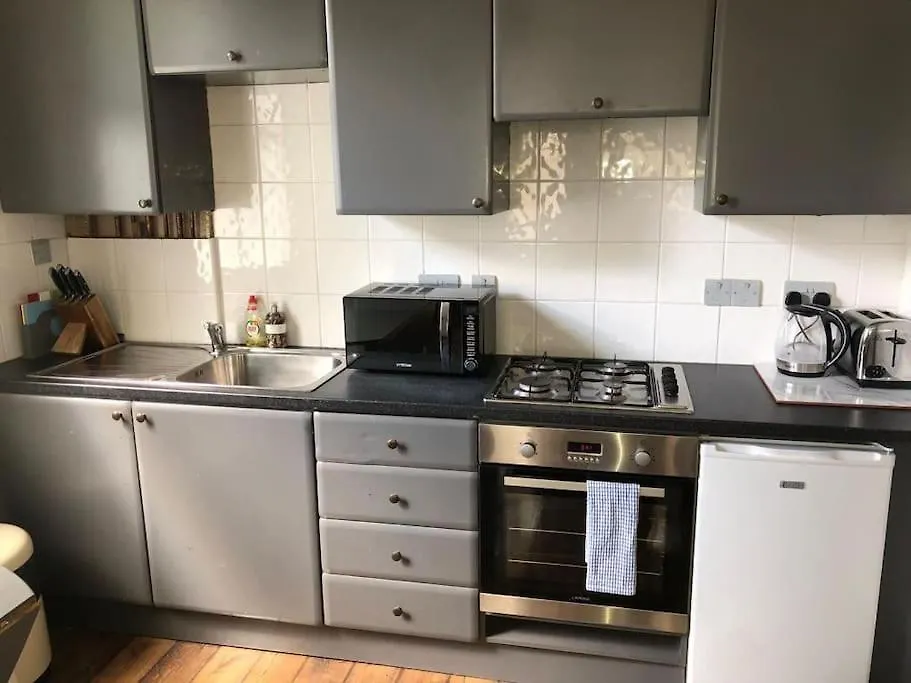 1 Large Comfy Garden Studio - Prime Location Hove Apartmán